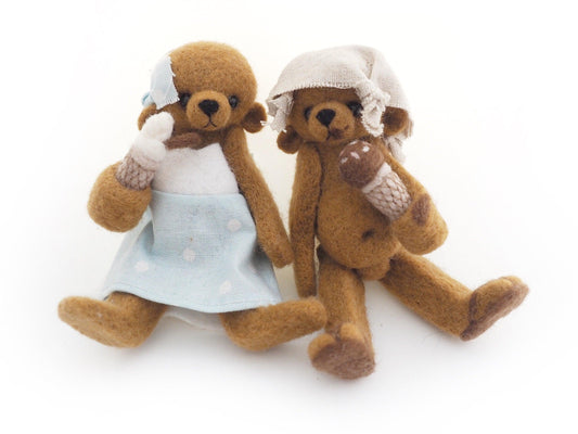 Needle felted bears with ice creams!